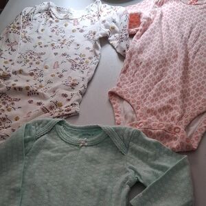 Pack Of 3 Carter's Floral and Patterned Onesies Tops - White, Pink, Mint.